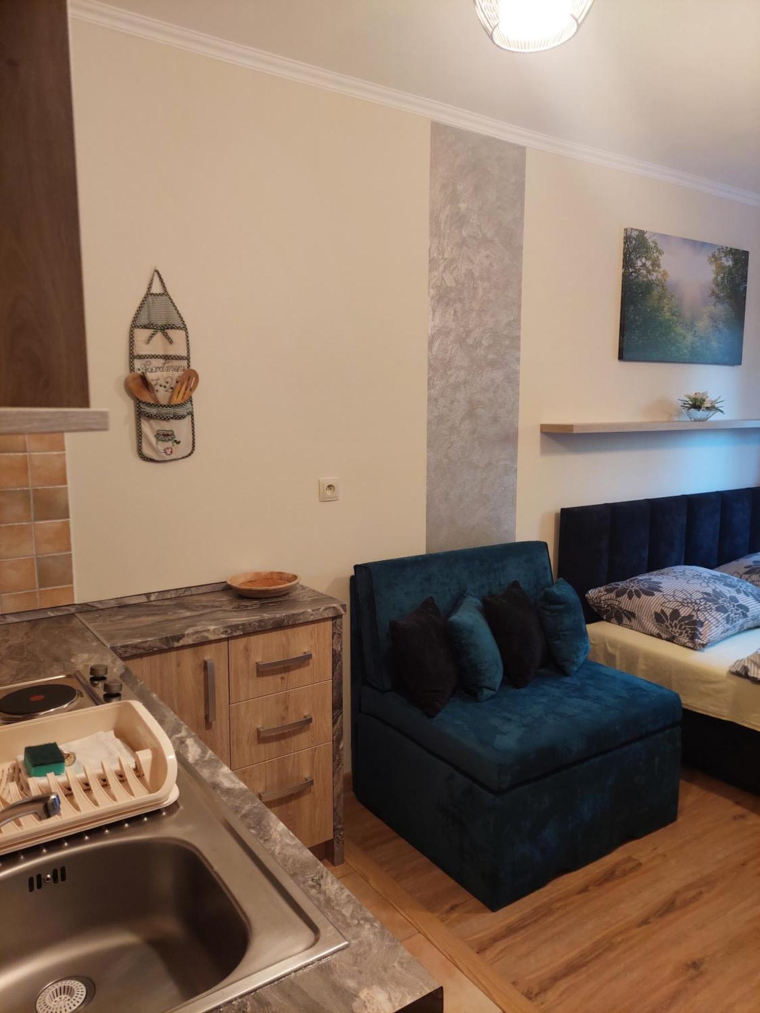 17 - 23 Ad Kamzík Apartman Dóval