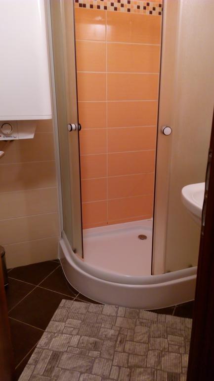 Apartman 17 - 23 Ad Kamzík Dóval