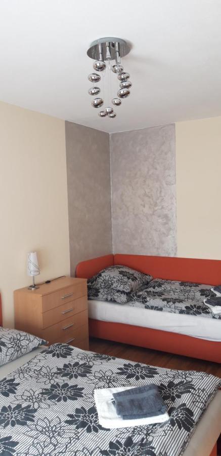 17 - 23 Ad Kamzík * Dóval